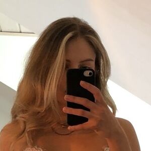 cuteeclaire's nudes and profile