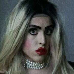 CynthiaSatinXXX's nudes and profile