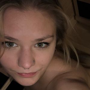 daisy_world's nudes and profile