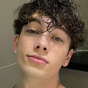 dakarluca's nudes and profile