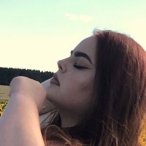 Dragonce's nudes and profile
