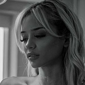 Dulcinea_'s nudes and profile