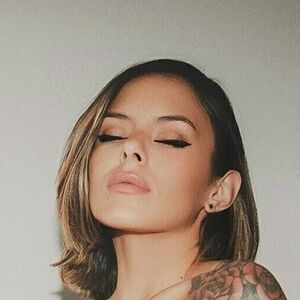ela.bel's nudes and profile