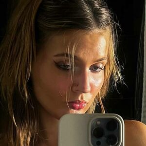 Ella Bleu's nudes and profile
