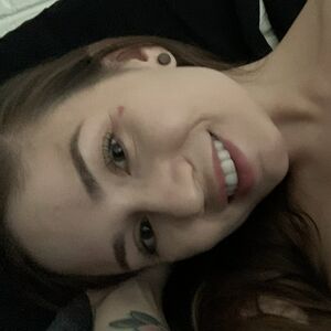 Ellia Suicide's nudes and profile