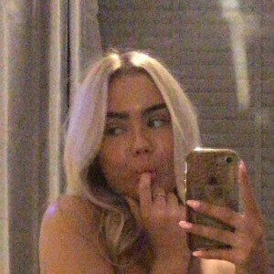 Ellie Pembury's nudes and profile