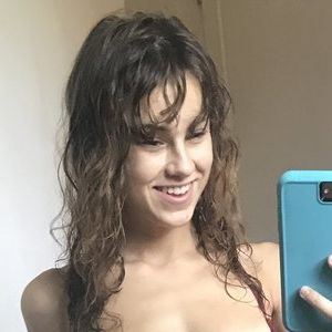 EllieEilishX's nudes and profile