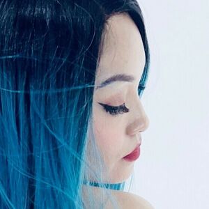 Ely Almendariz's nudes and profile