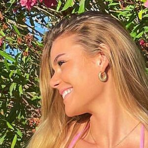 Emilia Bte's nudes and profile