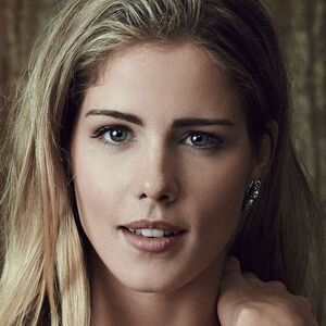 Emily Bett Rickards's nudes and profile