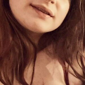 emilyvip's nudes and profile