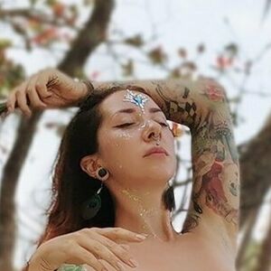 Enchantress_sg's nudes and profile