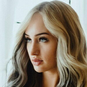 Essieofficial's Profile Hottest Nudes & More - FapJerks