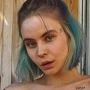 Eva_Mariya's nudes and profile