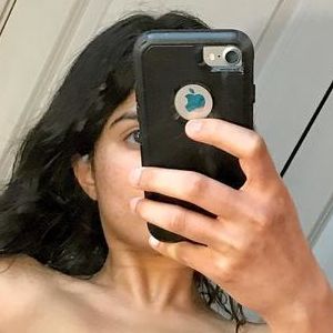 farysht's nudes and profile