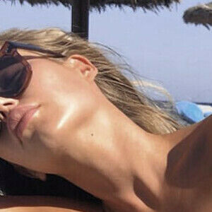 Felicia Aveklew's nudes and profile