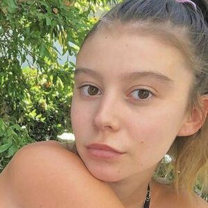 Genevieve Hannelius's nudes and profile