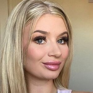 Georgia Evans's nudes and profile
