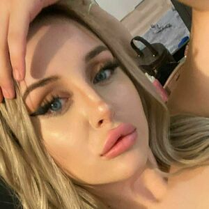 gizemavci's nudes and profile