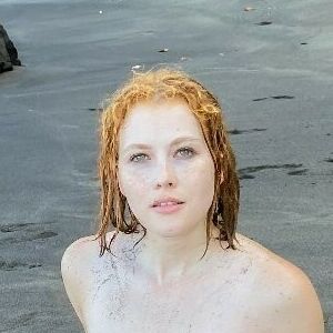 HeidiRom's nudes and profile