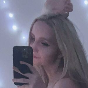 Hemulka Xutebow's nudes and profile