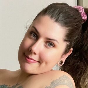 hollybabyxoxo's nudes and profile