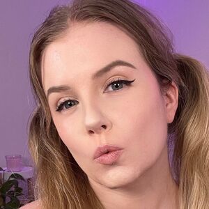 Imsessis's nudes and profile