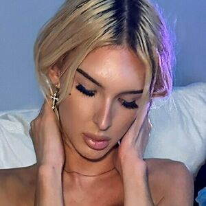 indibaby's nudes and profile