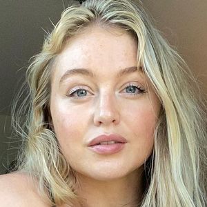 Iskra Lawrence's nudes and profile