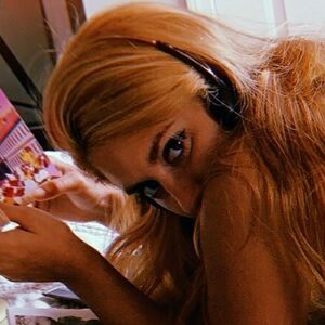 ittybittycherry's nudes and profile