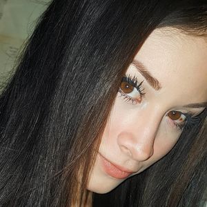 Ivon Gallardo's nudes and profile