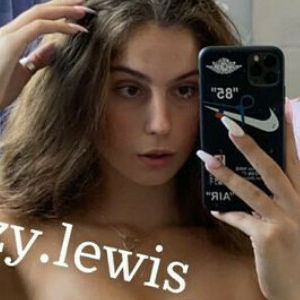 Izzy Lewis's nudes and profile