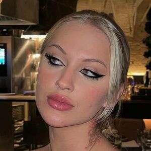 Jana Blondie ♥'s nudes and profile