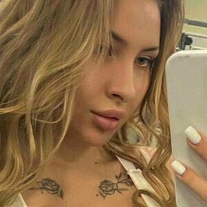 janice.xxx's nudes and profile