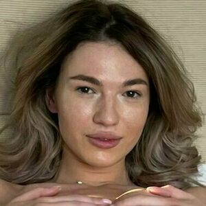 Jennylipps's nudes and profile