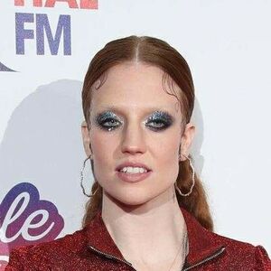 Jess Glynne's nudes and profile