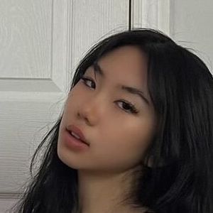 Joyy.li's nudes and profile