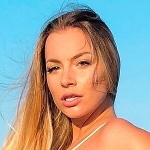 Julia Schwab's nudes and profile