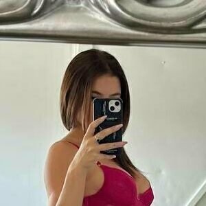 julia_banana's nudes and profile