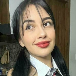 karenxdiaz's nudes and profile