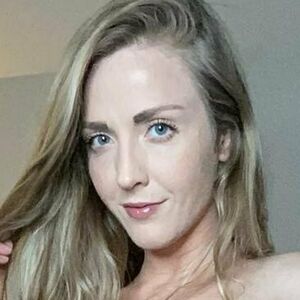 karlakush420's nudes and profile