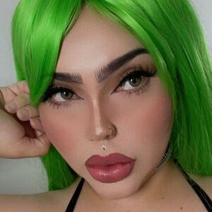 karlatanayry's nudes and profile