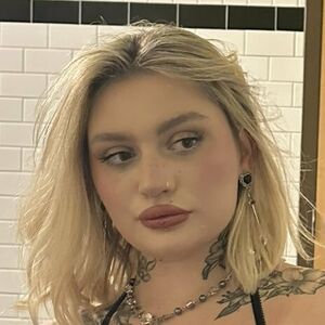 karleexrosee's nudes and profile