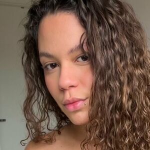 Karolpassosx's nudes and profile