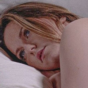 KellyMissesvlog's nudes and profile