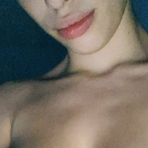 KimValentina18's nudes and profile