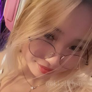 kkellyhsu's nudes and profile