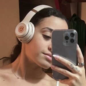L.patron24's nudes and profile