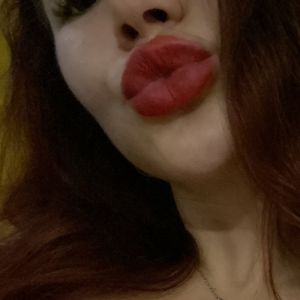 la_rossa_bea's nudes and profile