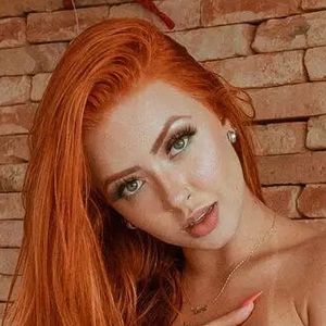 Larissa Cerqueira's nudes and profile